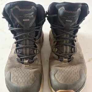 ALTRA Men's Olympus 5 Hiking Mid GTX